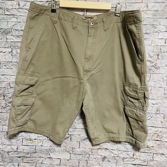 Wrangler Cargo shorts 44 - Picture 1 of 8
